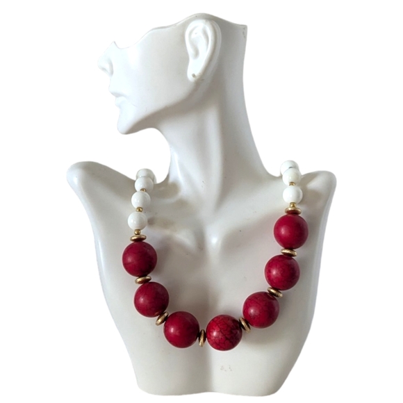 Vintage Beaded Necklace Chunky Red & White Glass Ball Bauble Eclectic Boho - Picture 2 of 8